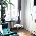 Beautiful Retreat In Paris