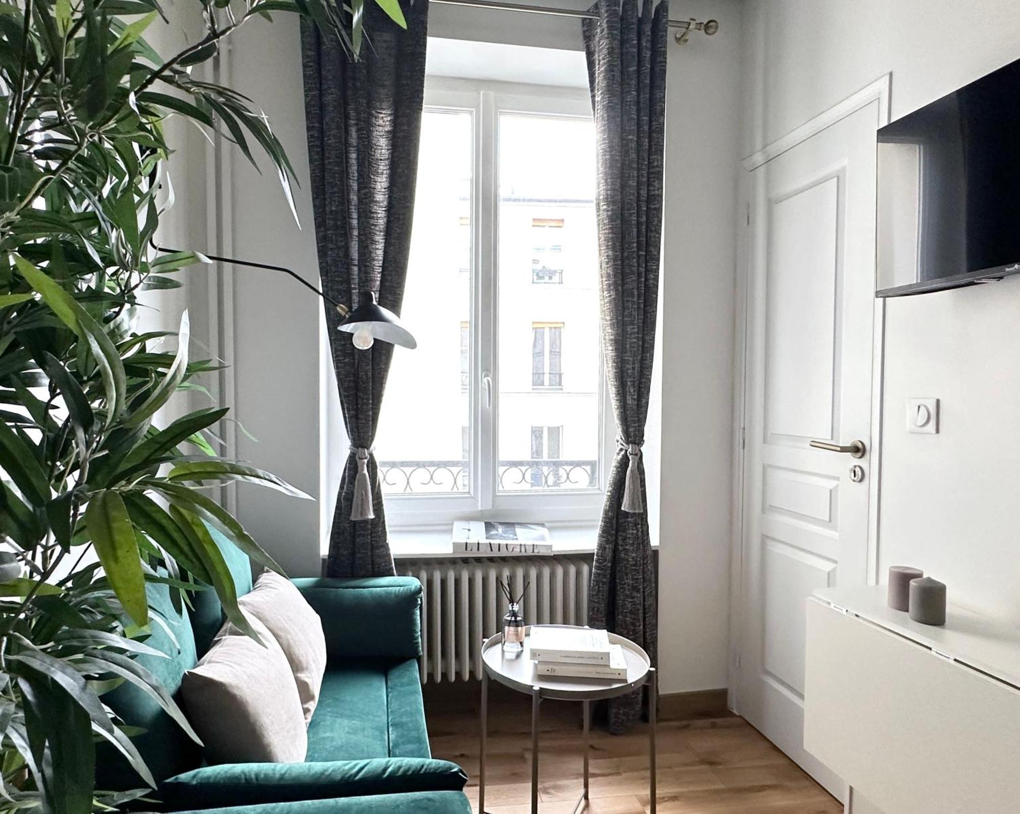 Beautiful Retreat In Apartment Paris